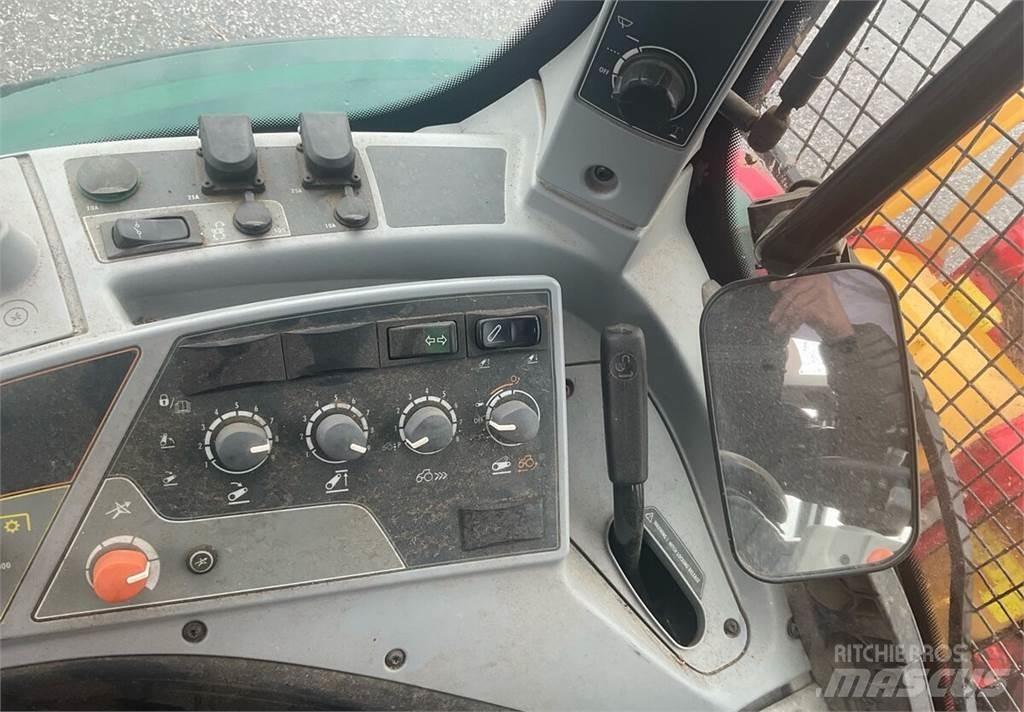 Valtra T174 Traktoren