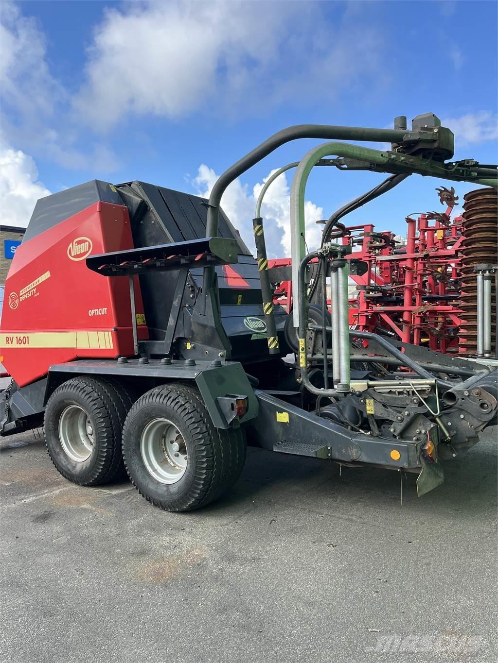 Vicon RV 1601 Rundballenpressen