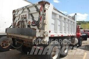 Mack RD688S Schneeschilde und -pflüge