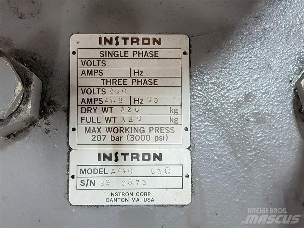  INSTRON A440 83C Wasserpumpen