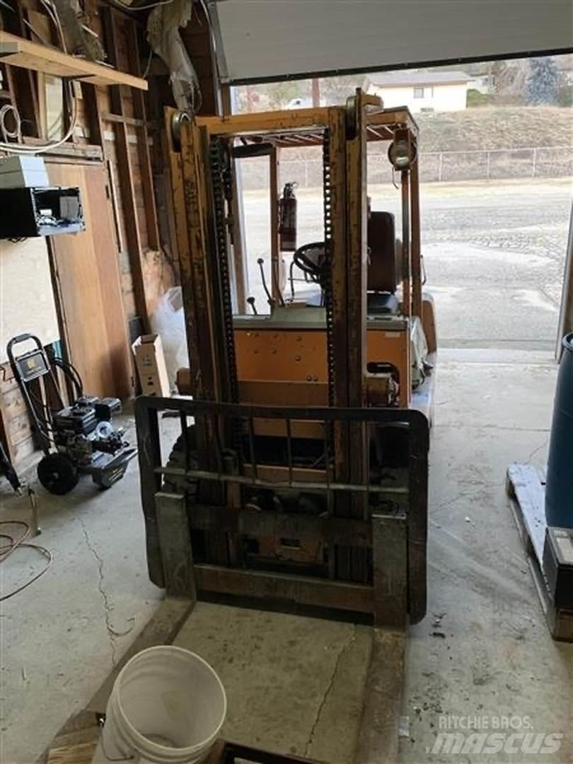 Toyota 4FGL20 Sonstige Baumaschinen