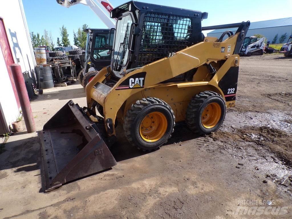 CAT 232 Kompaktlader