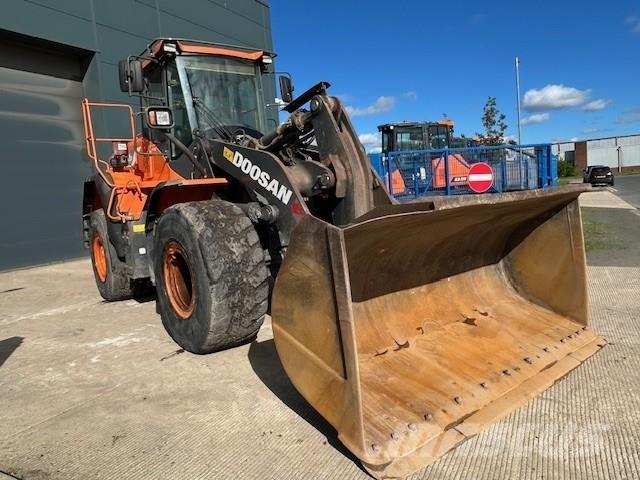 Develon DL300-5 Radlader