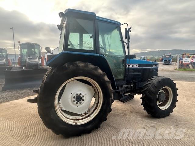 Ford 7740 Traktoren
