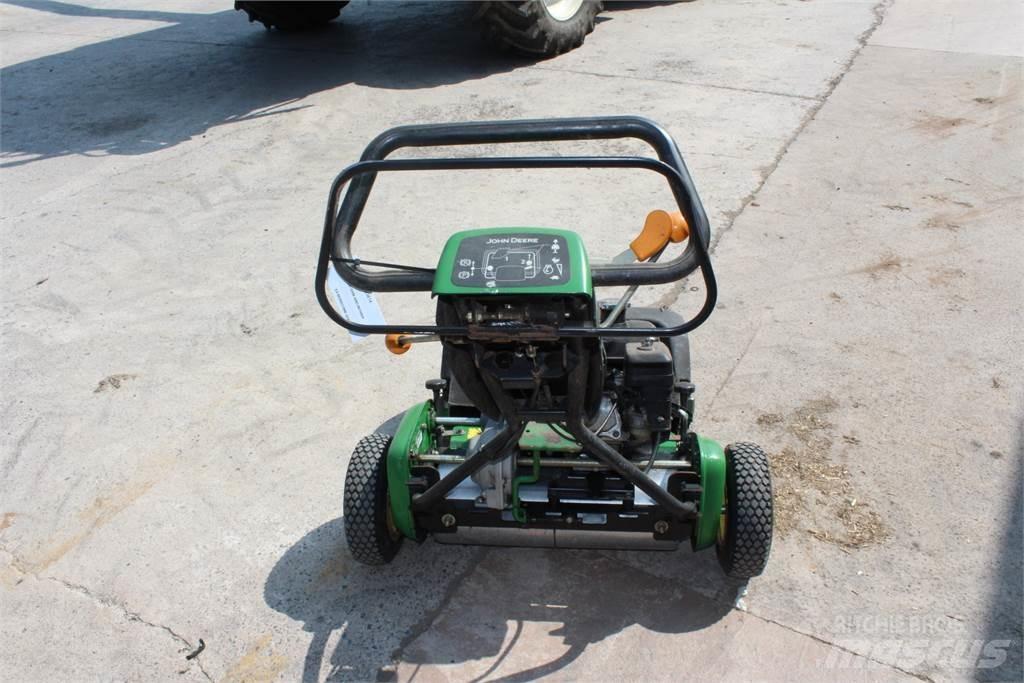 John Deere 220B Handgeführte Rasenmäher