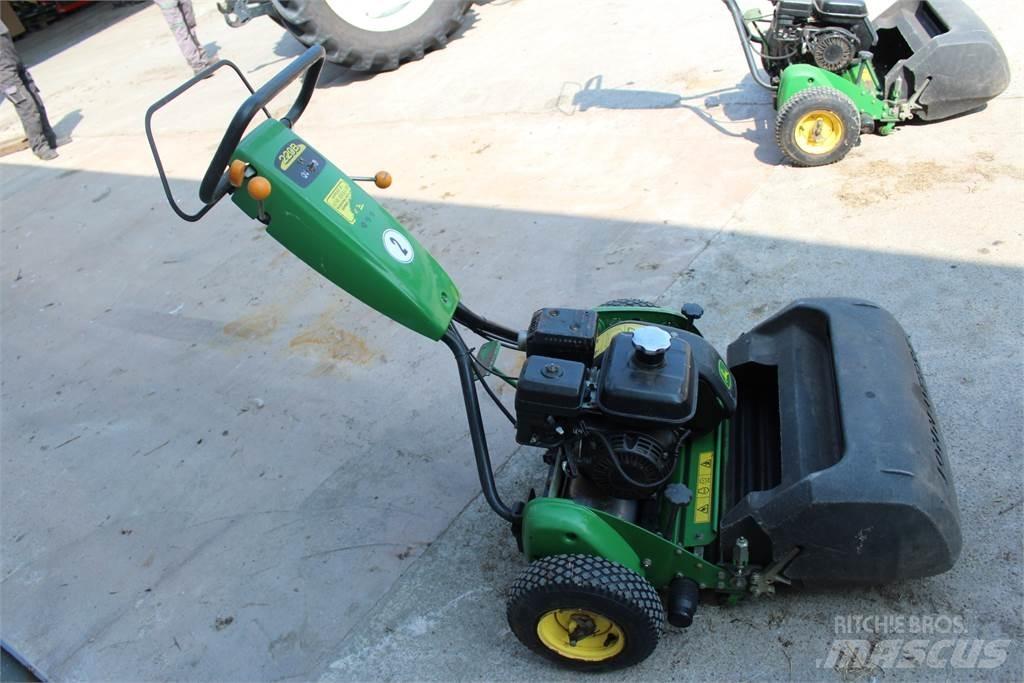 John Deere 220B Handgeführte Rasenmäher
