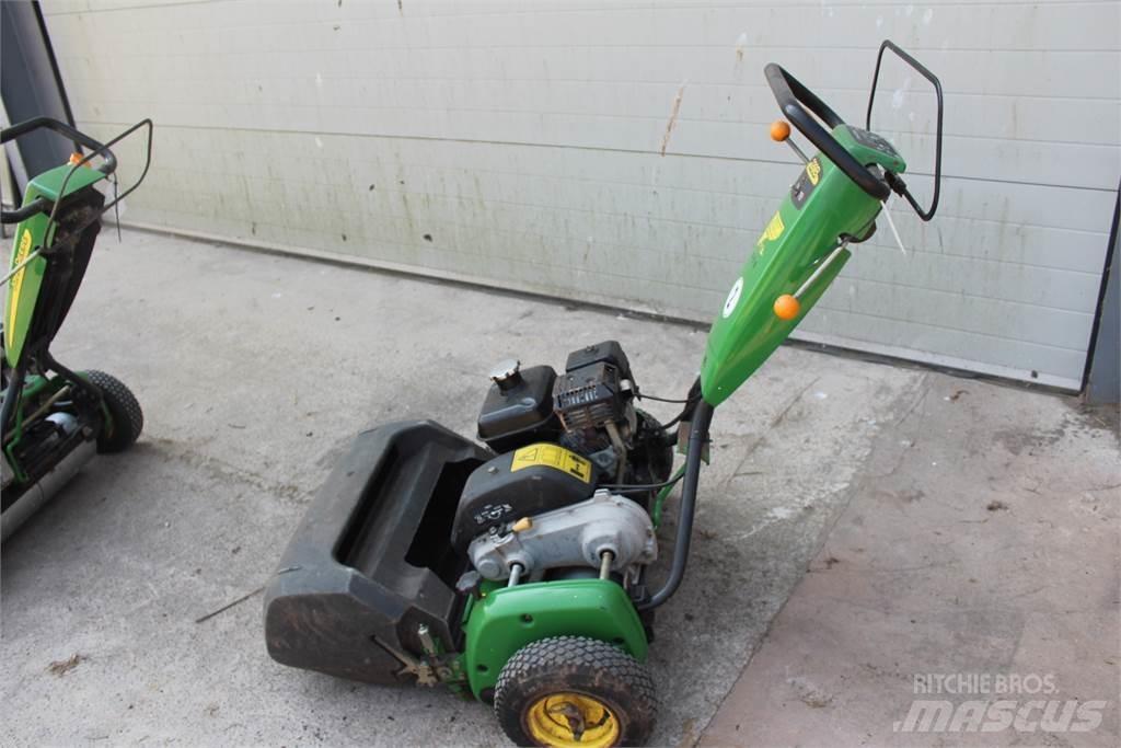 John Deere 220B Handgeführte Rasenmäher