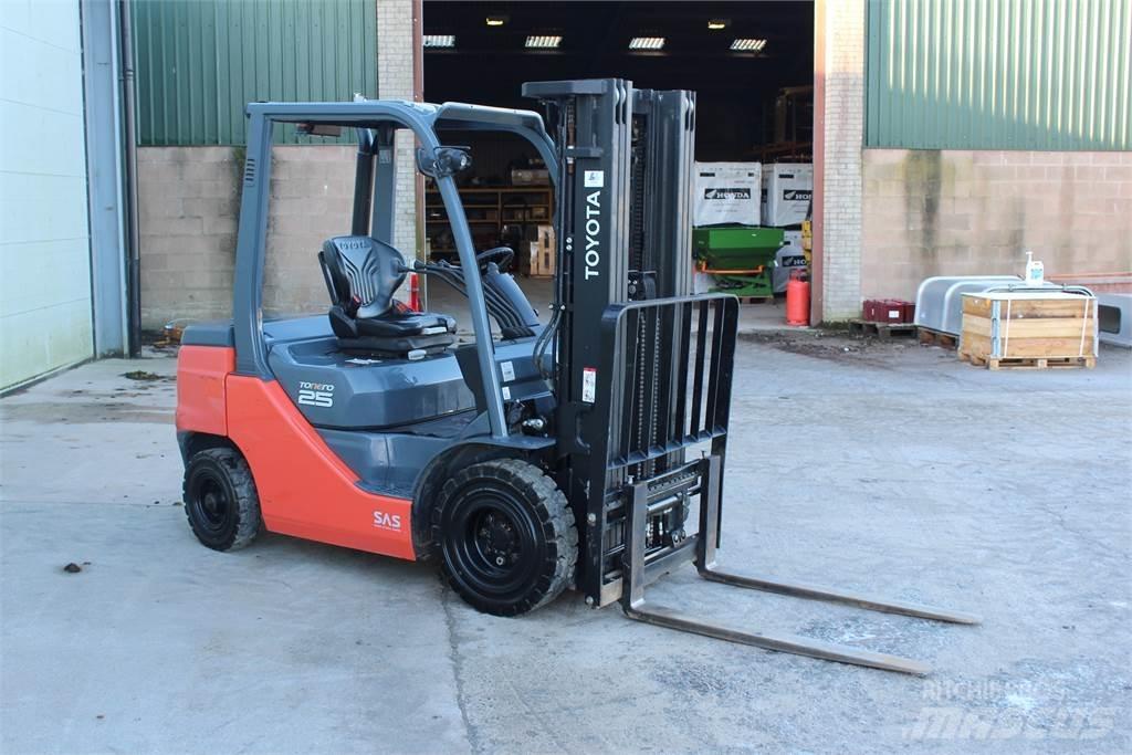 Toyota Tonero 2.5T Andere Gabelstapler