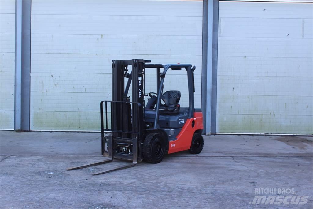 Toyota Tonero 2.5T Andere Gabelstapler