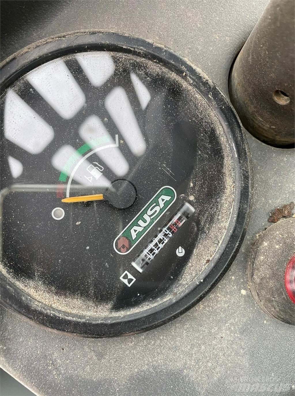 Ausa C300H Geländestapler