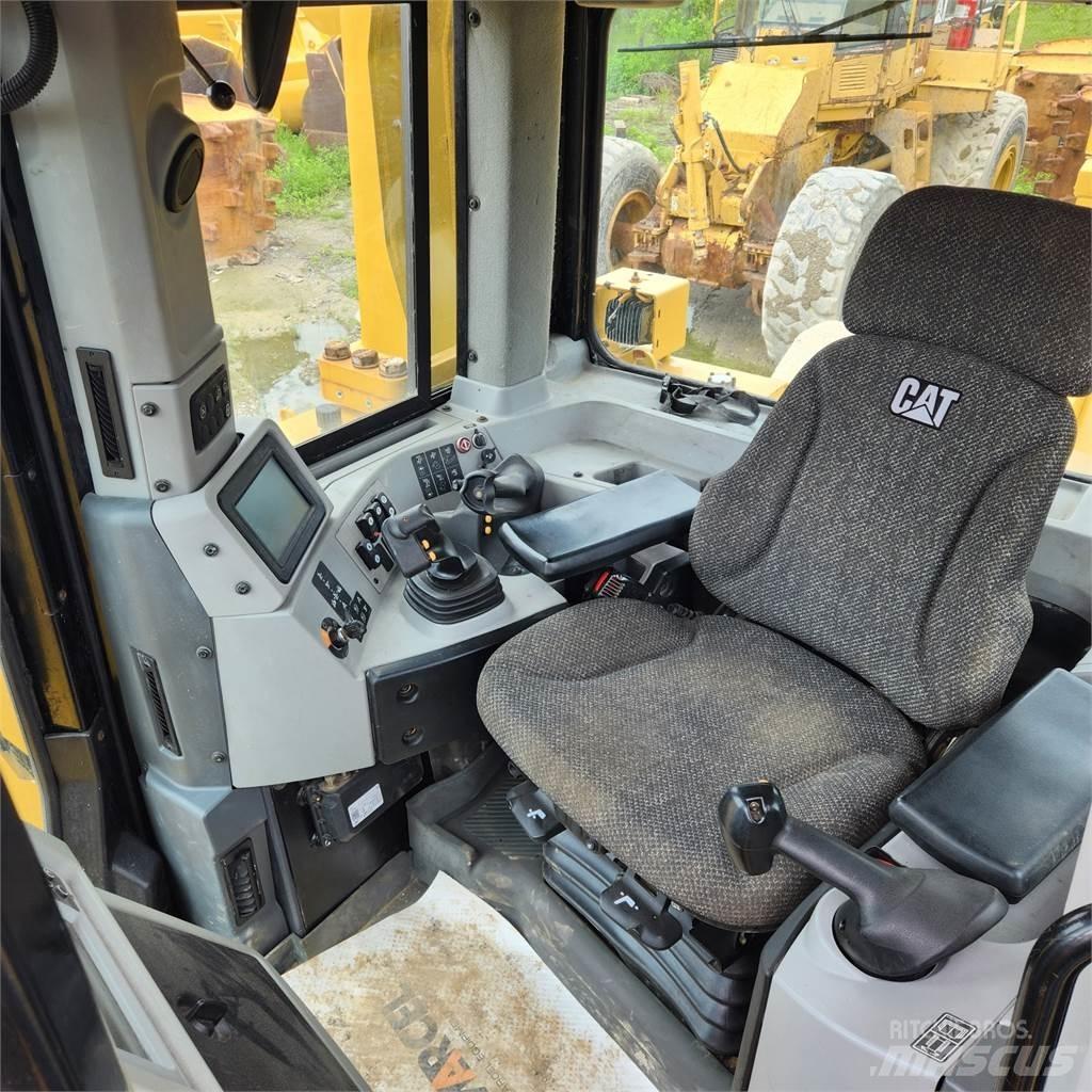 CAT D8T LGP Bulldozer