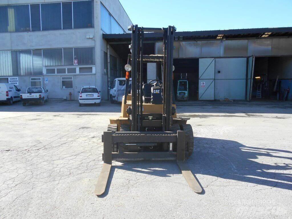 CAT DP40KL Diesel Stapler