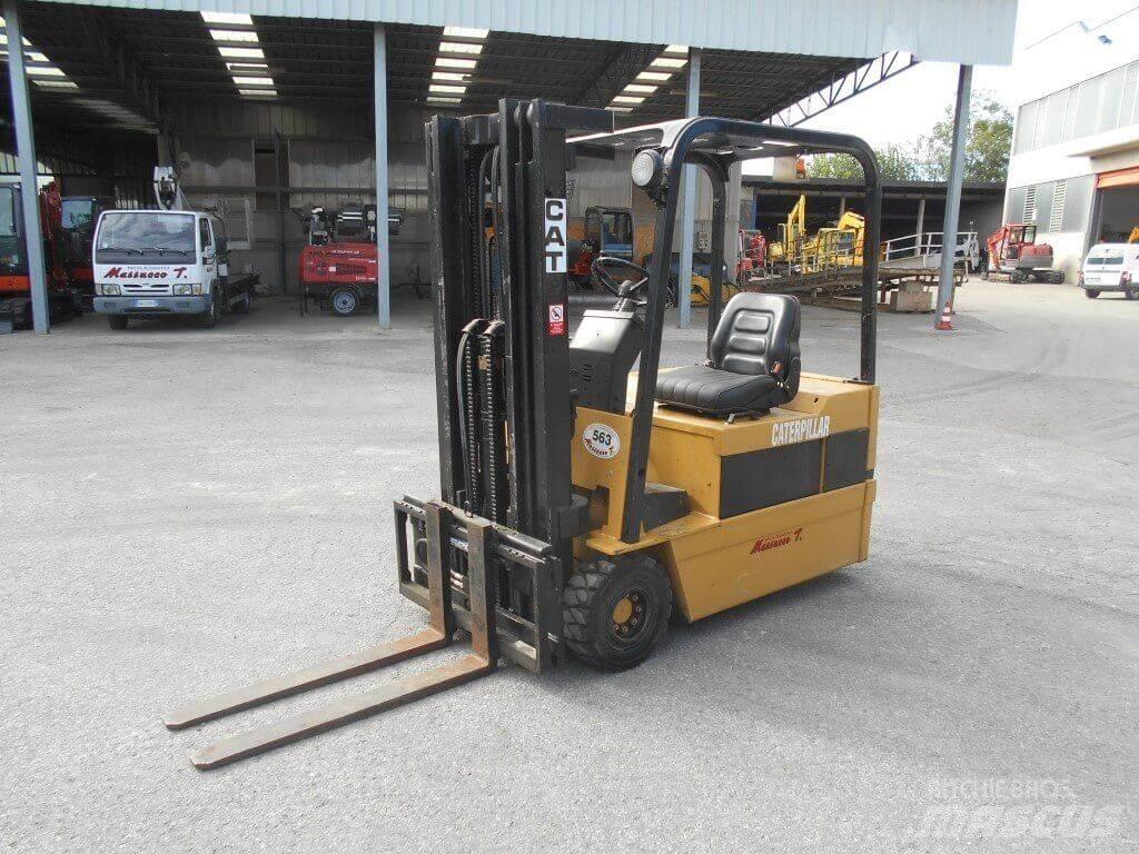 CAT F35 Elektro Stapler