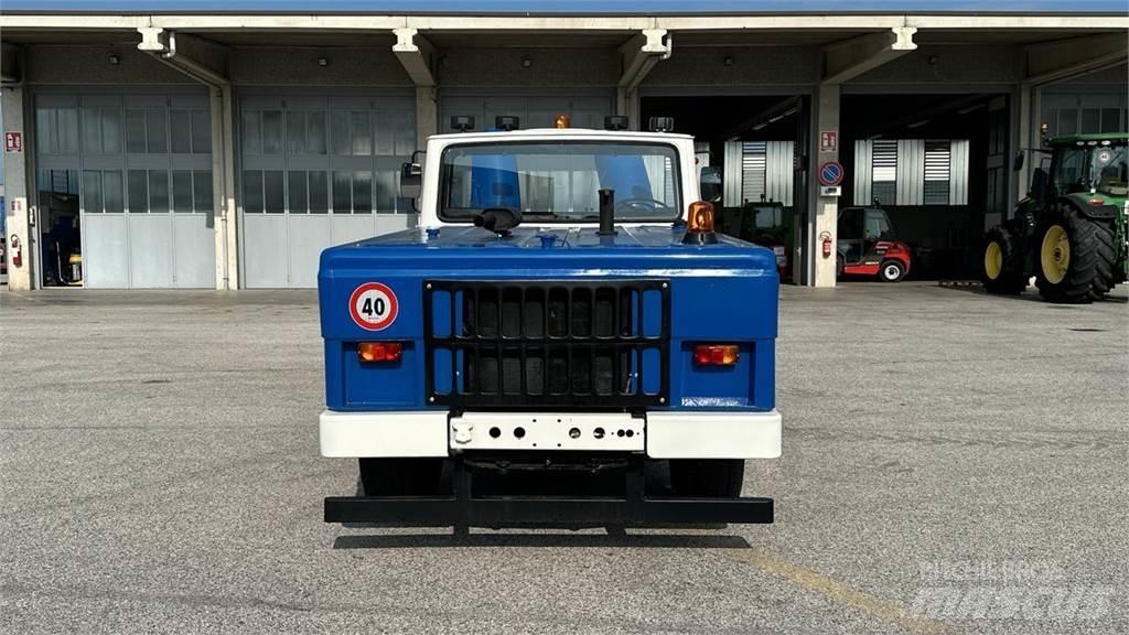  Fresia F60 4X4 Schneeschilde und -pflüge