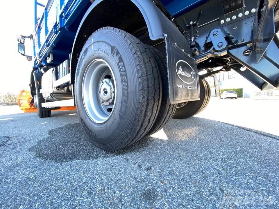 Iveco TRAKKER 360 Schneeschilde und -pflüge
