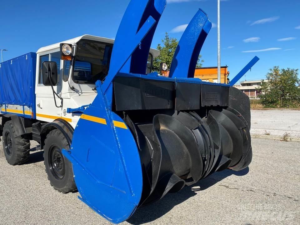 Mercedes-Benz UNIMOG Schneeschilde und -pflüge