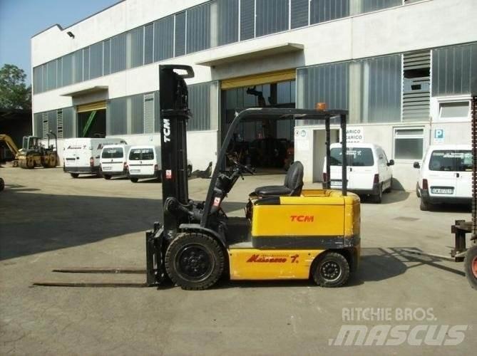 TCM VM400 FB30 Elektro Stapler