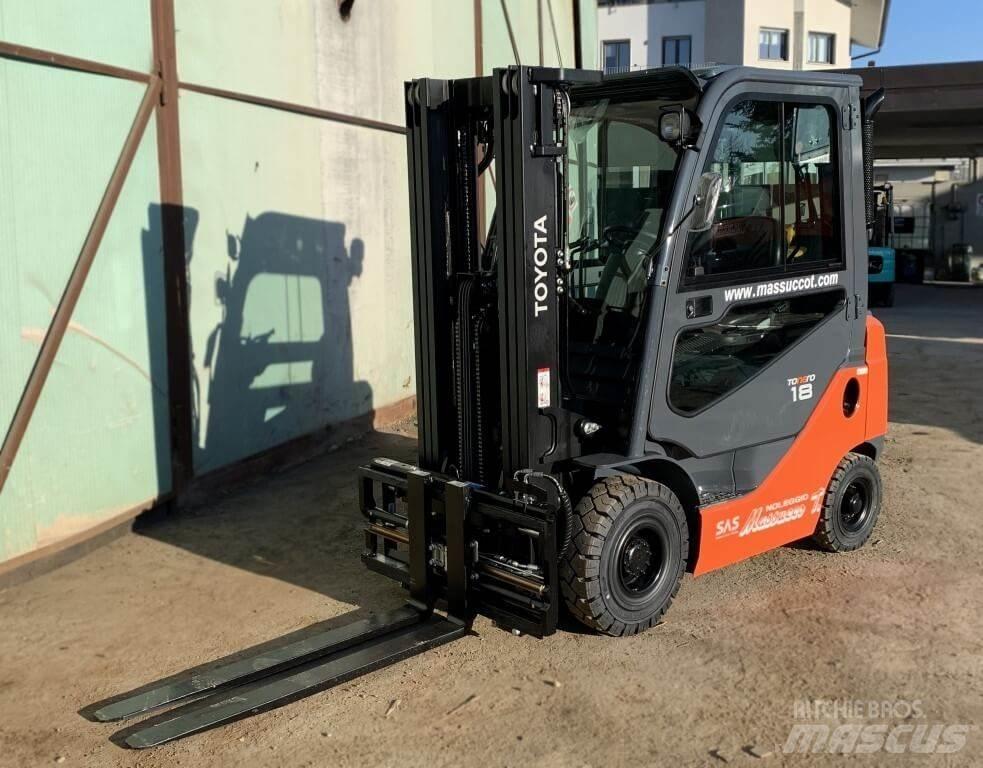 Toyota 02-8FDF18 Diesel Stapler