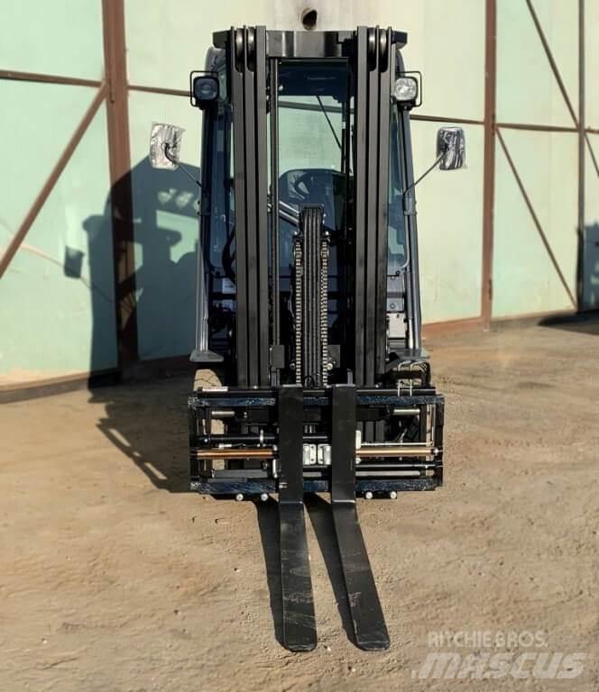 Toyota 02-8FDF18 Diesel Stapler