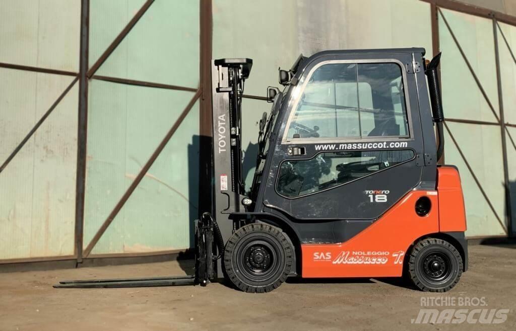 Toyota 02-8FDF18 Diesel Stapler