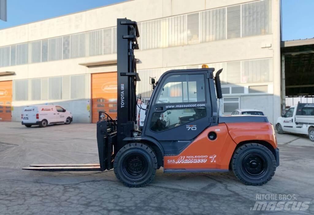 Toyota 40-8FD70N Diesel Stapler