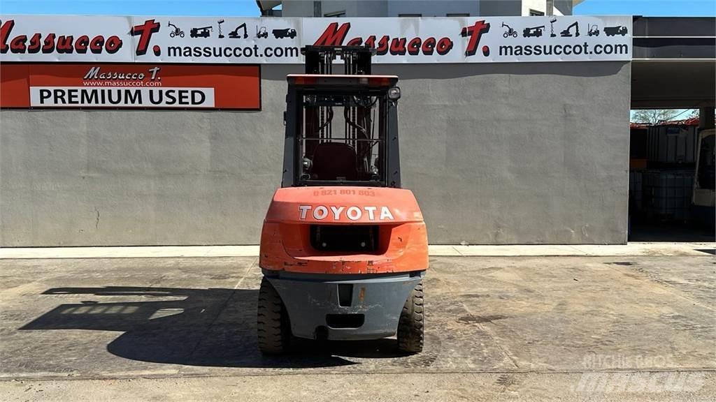 Toyota 42-7FDA50 Diesel Stapler