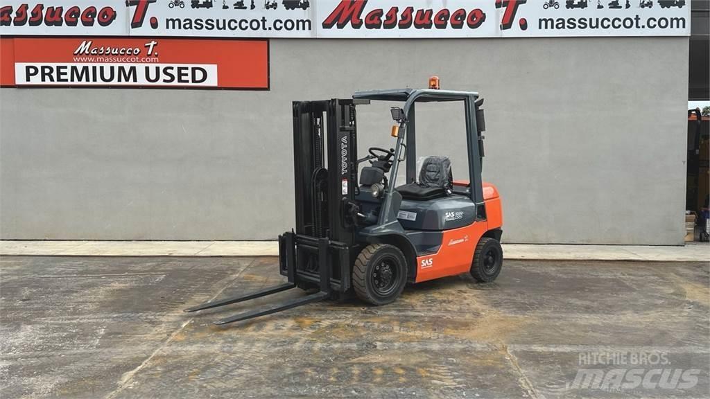 Toyota 62-7FDF25 Diesel Stapler