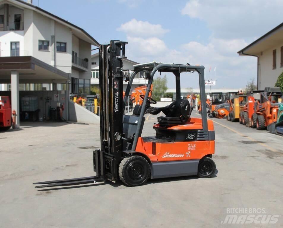Toyota 7FBMF25 Elektro Stapler