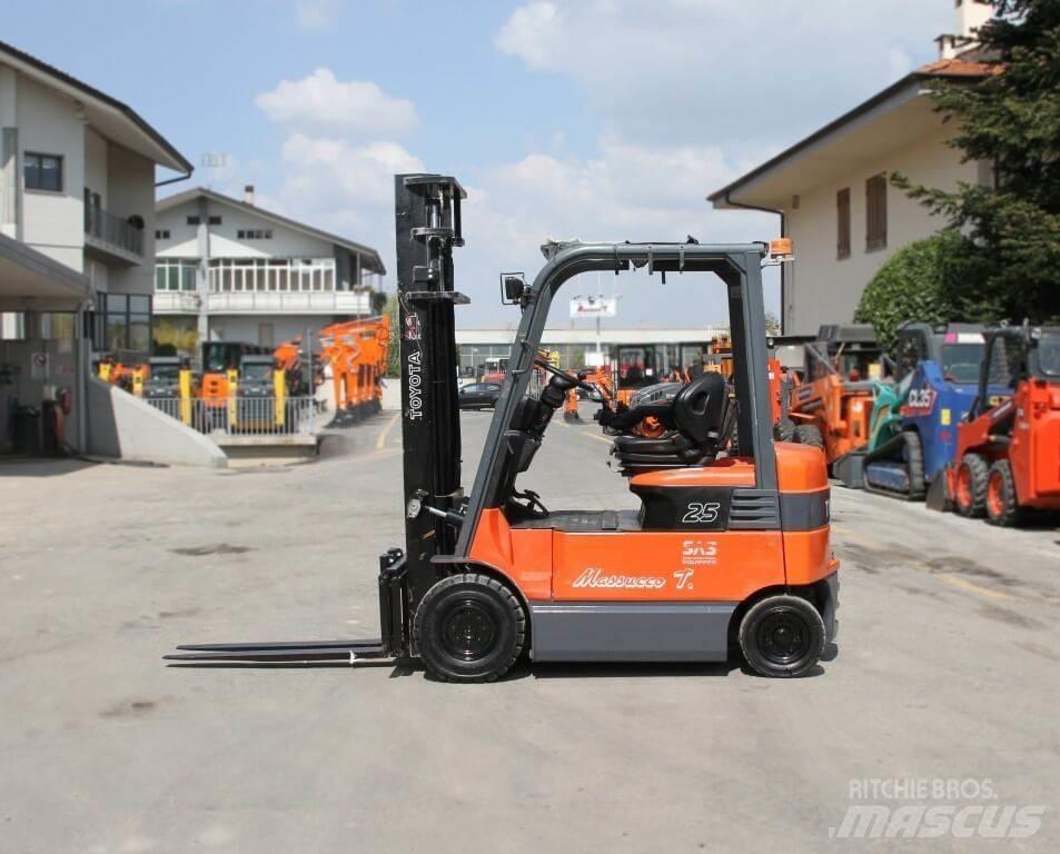 Toyota 7FBMF25 Elektro Stapler
