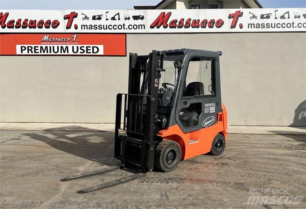 Toyota 7FDF18 Diesel Stapler