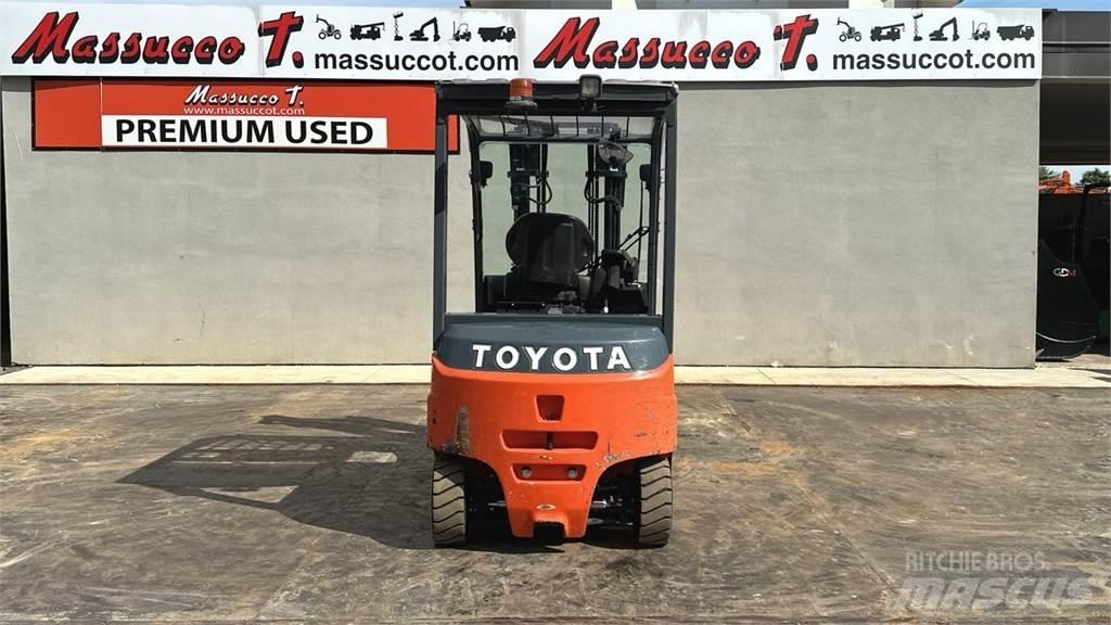 Toyota 8FBMT25 Elektro Stapler