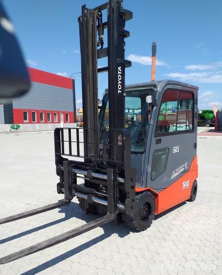 Toyota 8FBMT30 Elektro Stapler