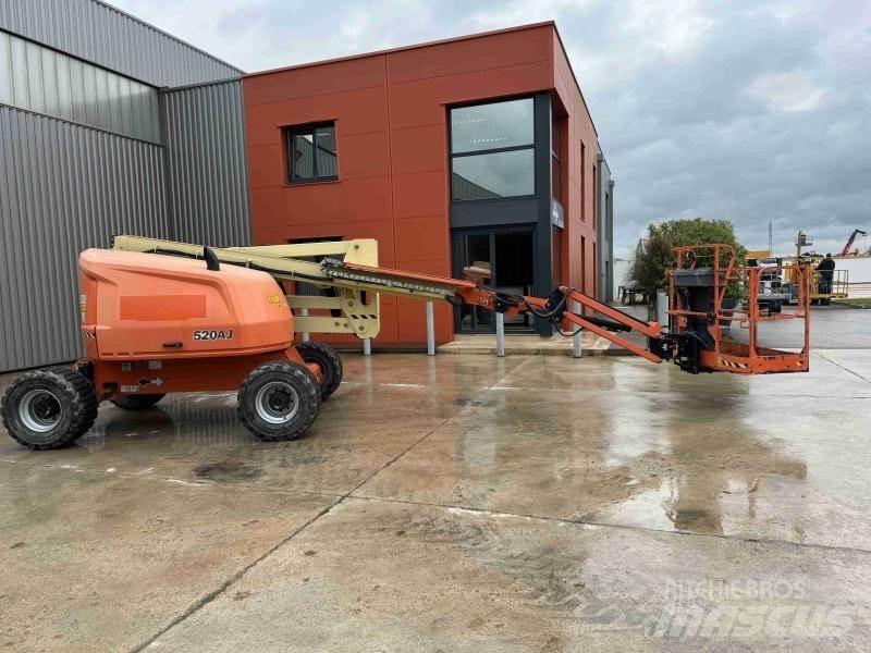JLG 520AJ Gelenkteleskoparbeitsbühnen