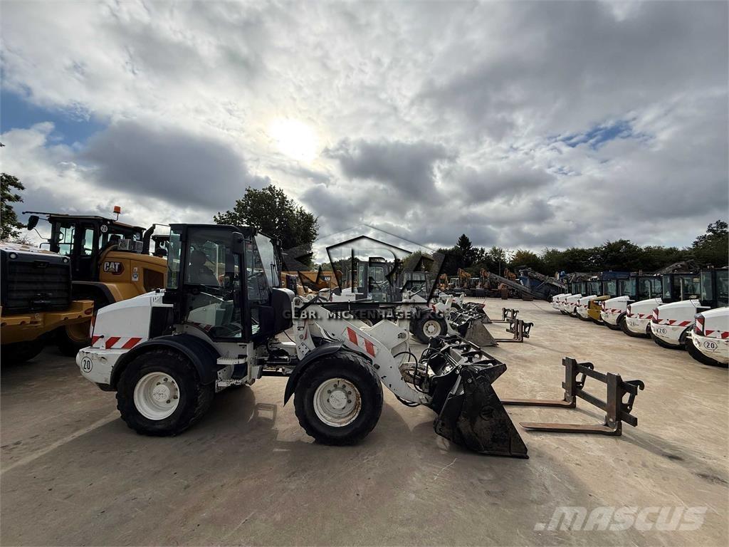 CAT 908M Radlader
