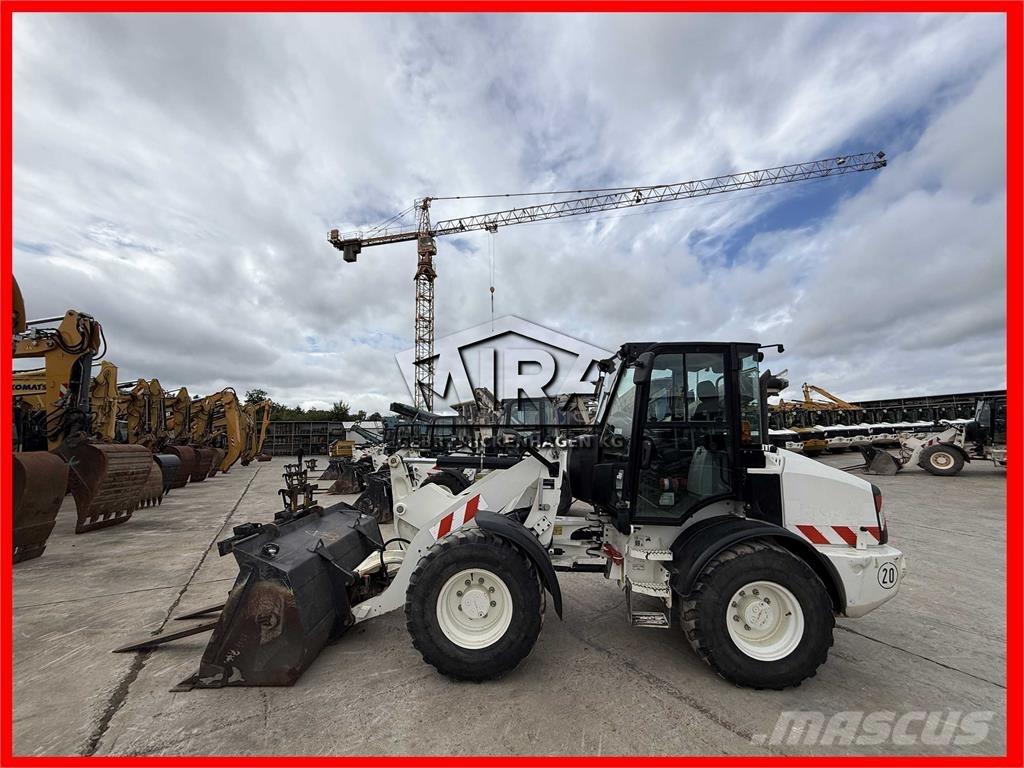 CAT 908M Radlader