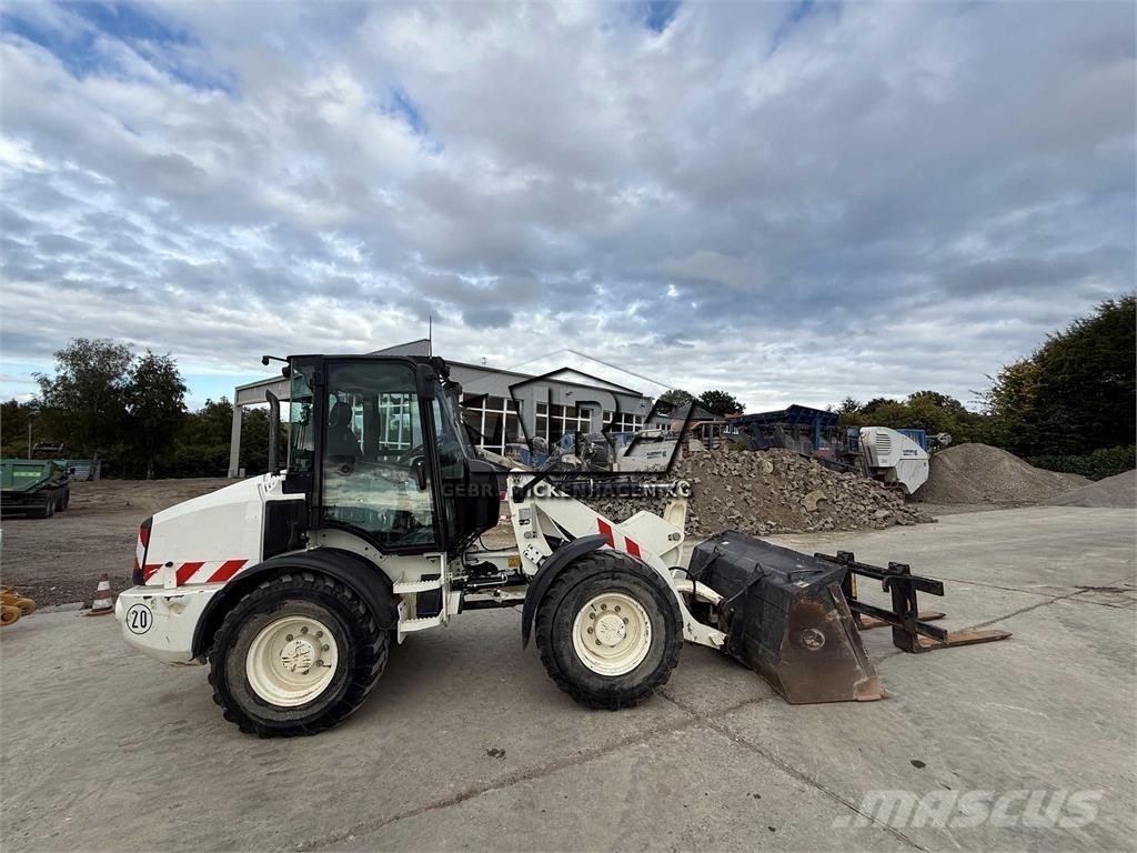 CAT 908M Radlader