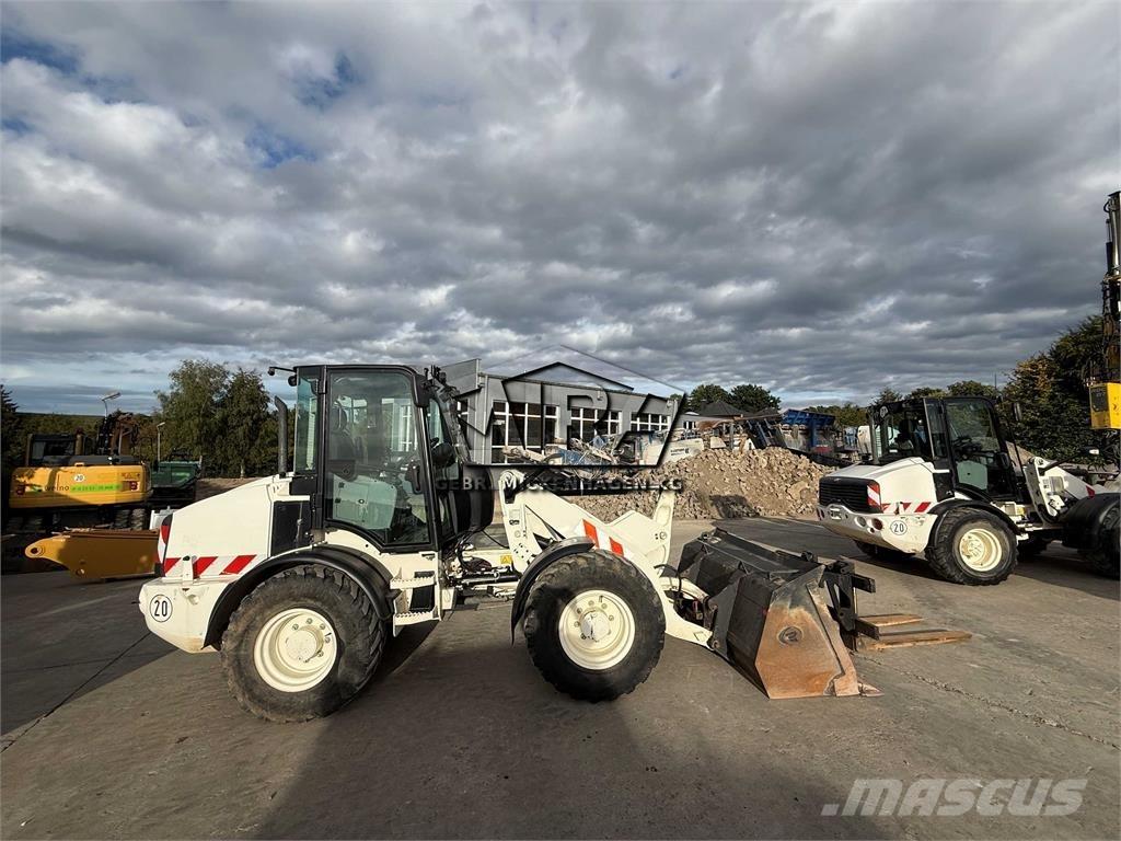 CAT 908M Radlader
