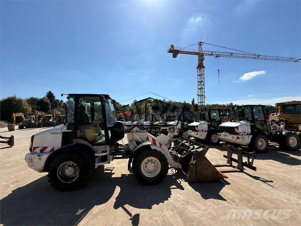 CAT 908M Radlader