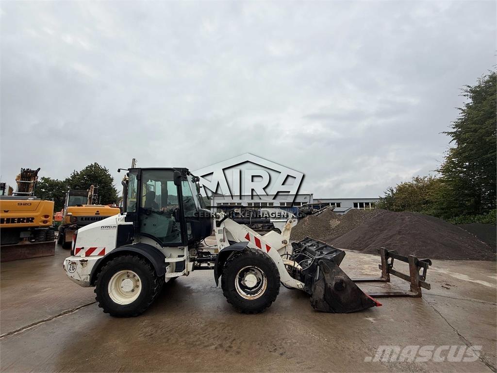 CAT 908M Radlader