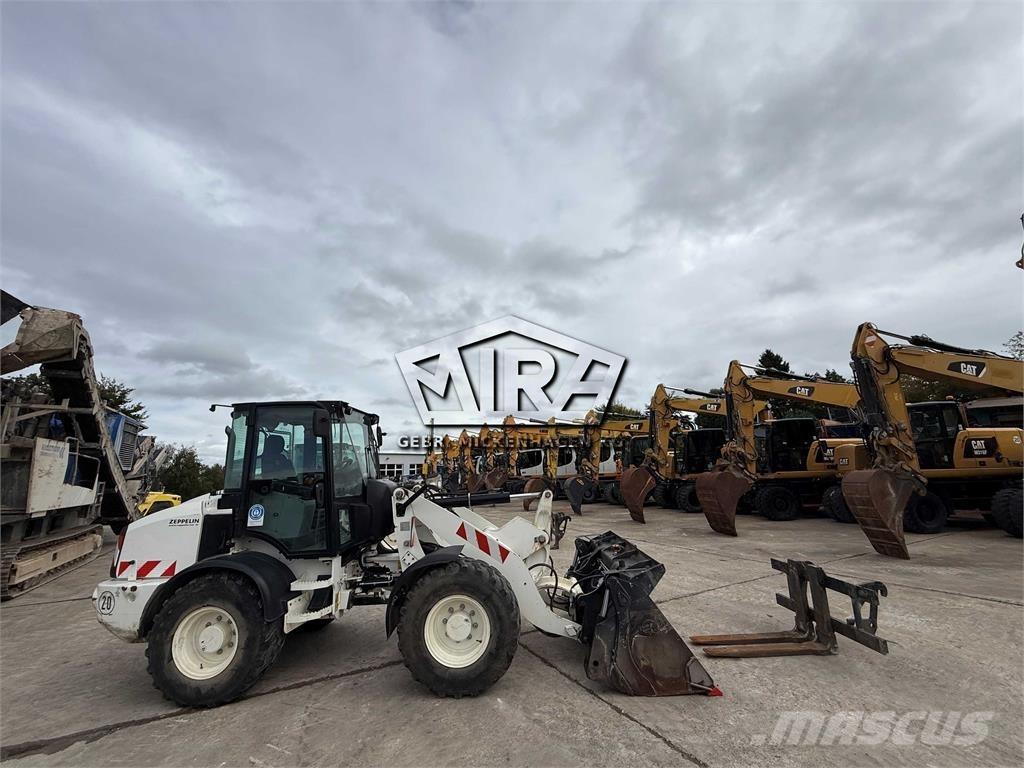 CAT 908M Radlader