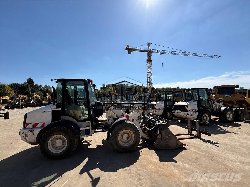 CAT 908M Radlader