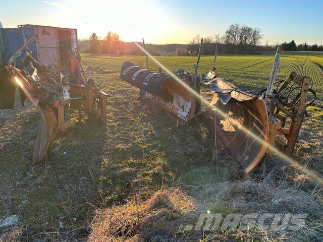 Dücker Schneepflug Wendepflüge