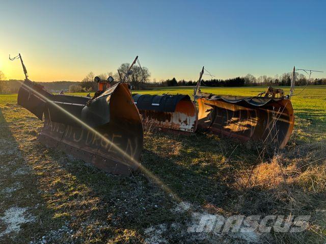 Dücker Schneepflug Wendepflüge
