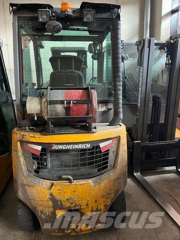 Jungheinrich 45 GAS Gas Stapler