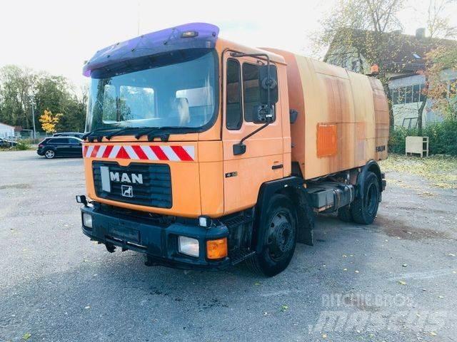 MAN 14.152 Kehrmaschine