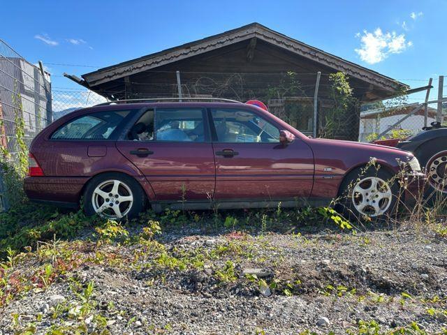 Mercedes-Benz 200 PKWs