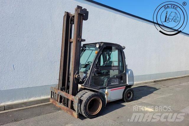 Nissan YG1D2A320 Diesel Stapler