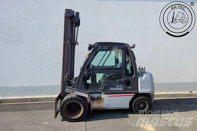 Nissan YG1D2A320 Diesel Stapler