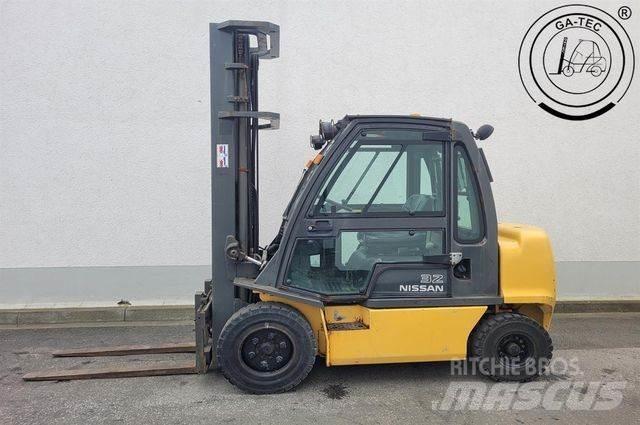 Nissan YG1D2A320 Diesel Stapler