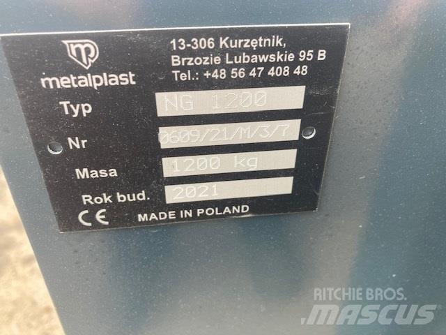  - - -  1200 KG Frontgewichte